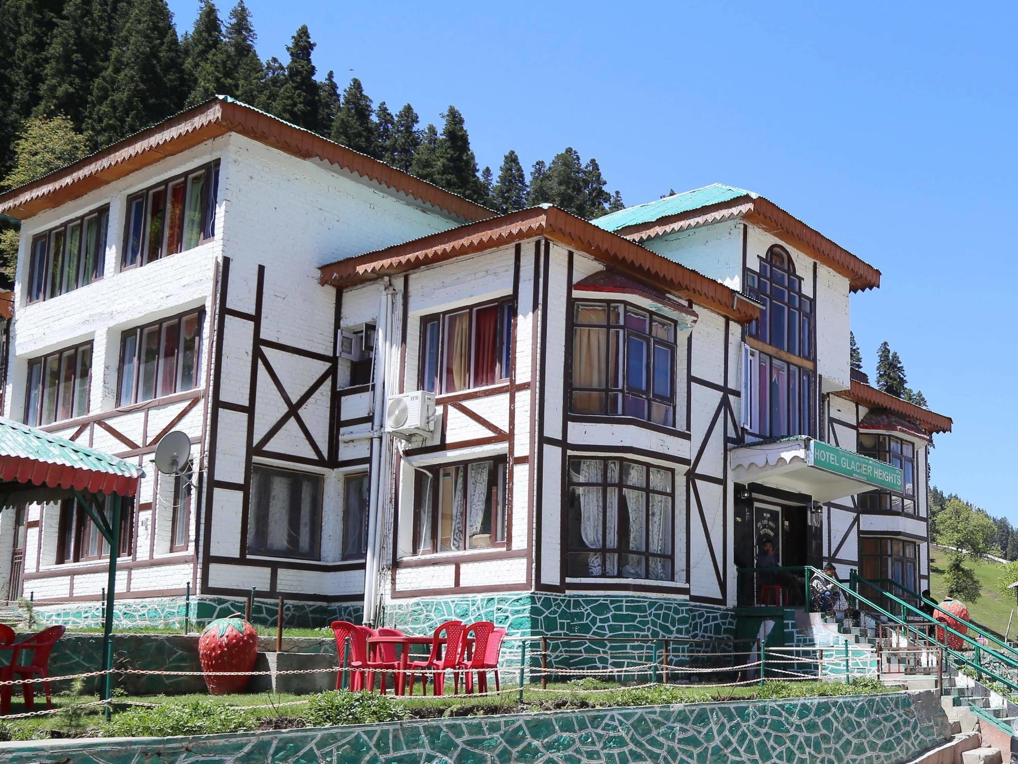 Hotel Glacier Heights Sonamarg Bagian luar foto