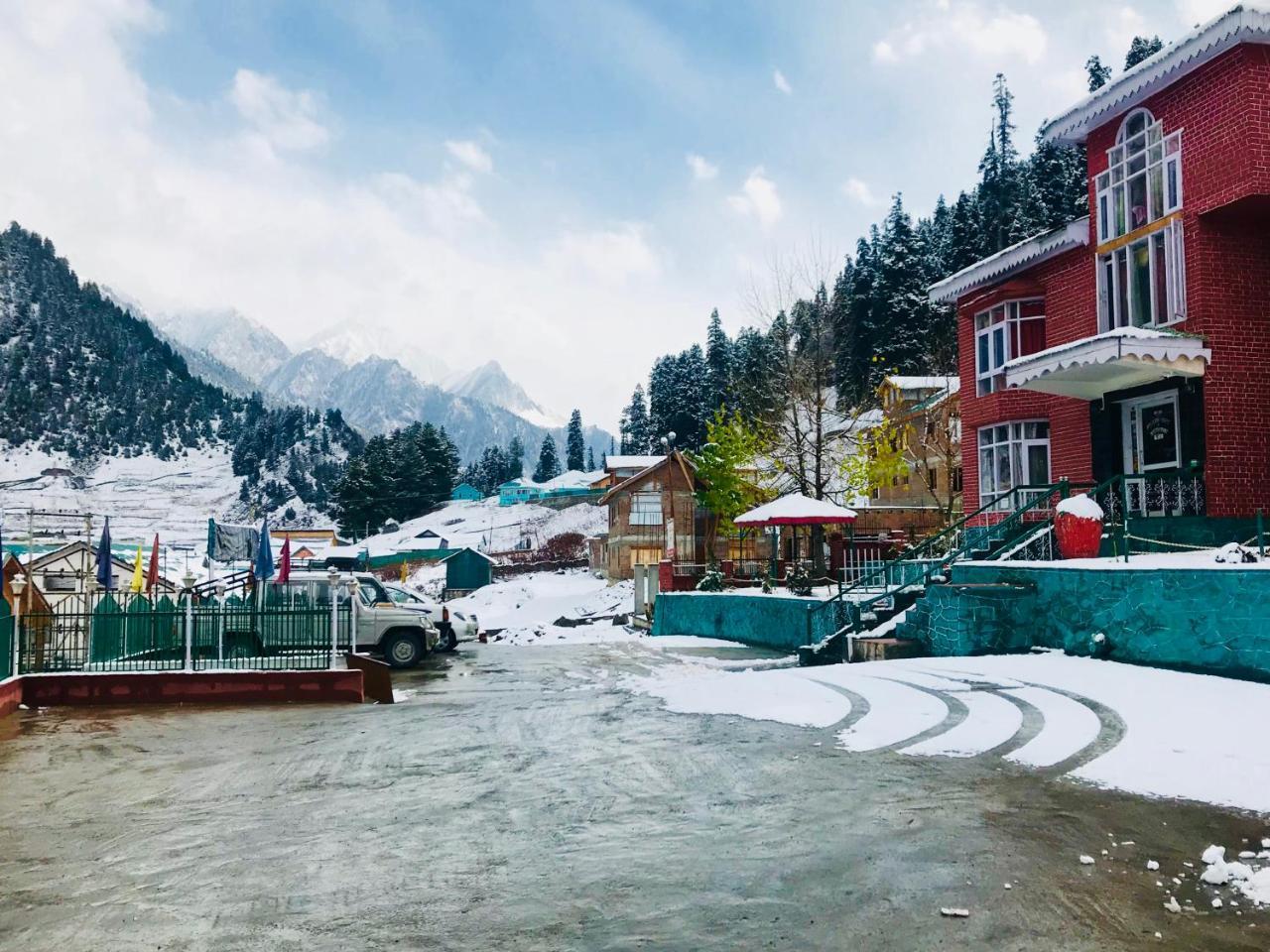 Hotel Glacier Heights Sonamarg Bagian luar foto